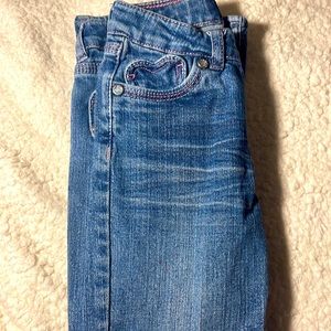 Girls Levi’s boot cut jeans size 6 light wash. No stains or rips.